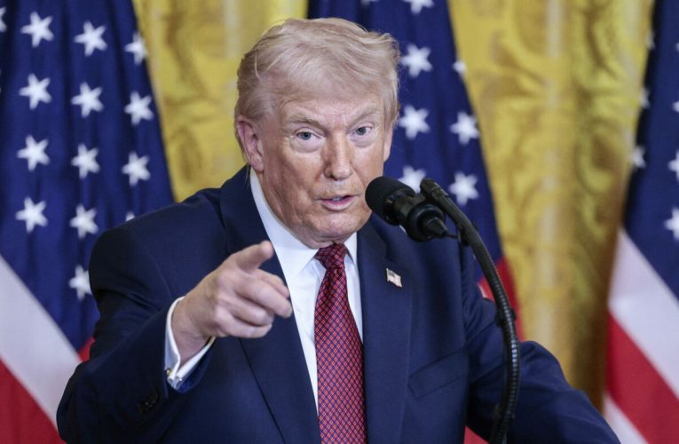 Trump amenință Iranul cu un răspuns militar „de 20 de ori mai puternic” dacă este blocată Strâmtoarea Hormuz