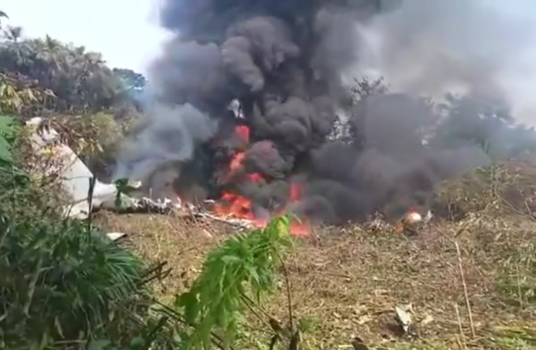 Un avion militar columbian care avea la bord 110 soldați s-a prăbușit la granița cu Peru
