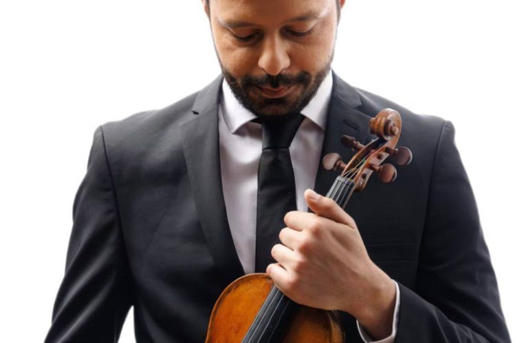 Unui violonist român i-a fost acordat dreptul de a folosi timp de 25 de ani o vioară Stradivarius estimată la 10 milioane de euro