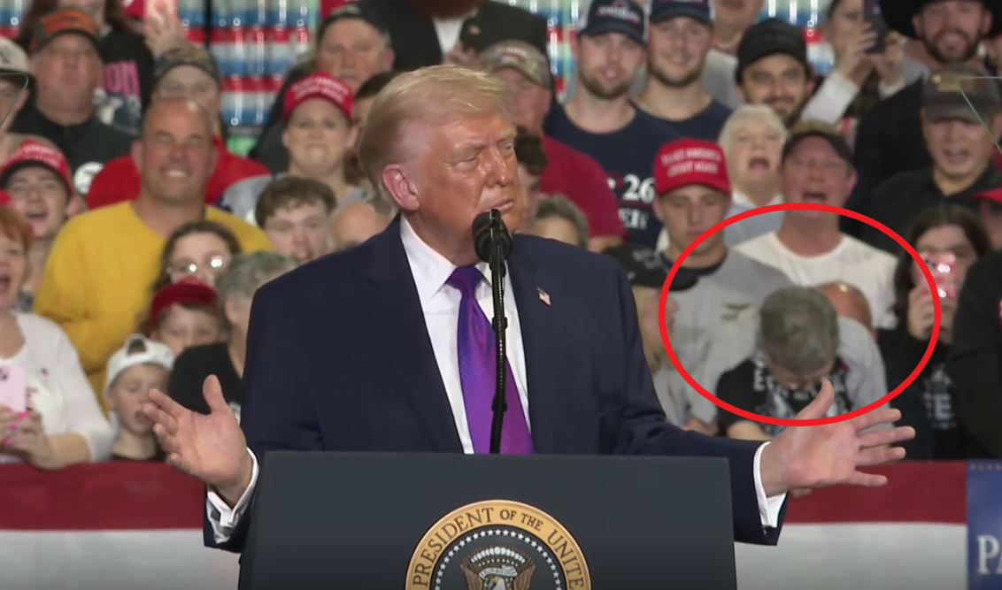 VIDEO Discursul lui Donald Trump, întrerupt după o urgență medicală