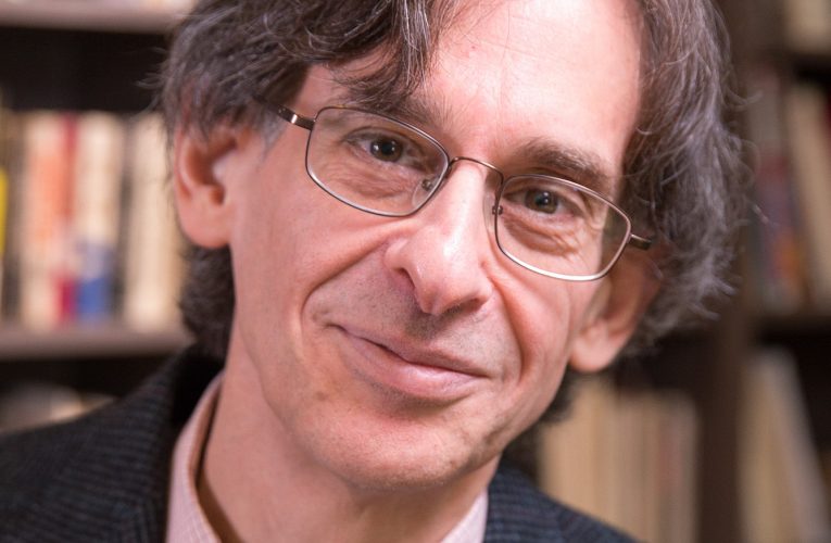 Alfie Kohn despre recompensele pentru copii: „Zahărul este la fel de mult o metodă de control ca și biciul. Tot manipulare, tot lipsă de respect este”