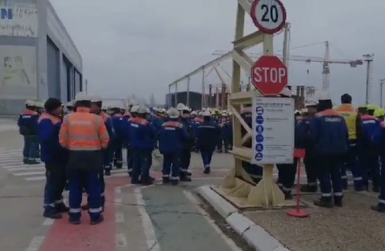 Angajații de la Damen Mangalia, Liberty Galați și Romaero își primesc salariile restante înainte de Paște