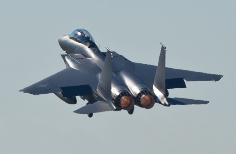 Aproape tot ce trebuie să știi despre avioanele de luptă F-15 / Lovesc înainte să fie văzute și ajung la viteze ireale