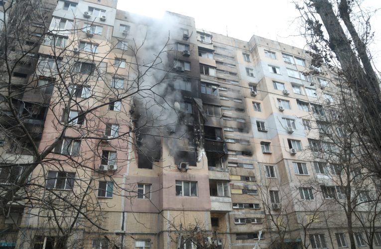 Atac masiv cu drone în Odesa. Cel puțin nouă persoane au fost rănite