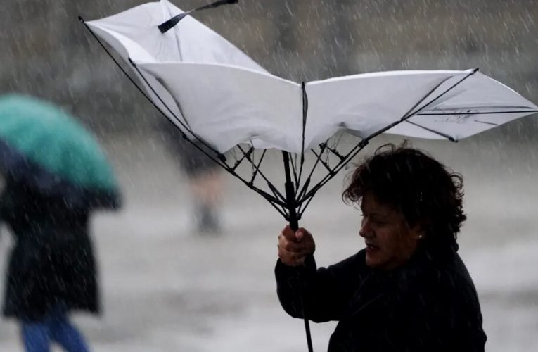 Averse și intensificări de vânt în Capitală. Informarea ANM valabilă până sâmbătă seară