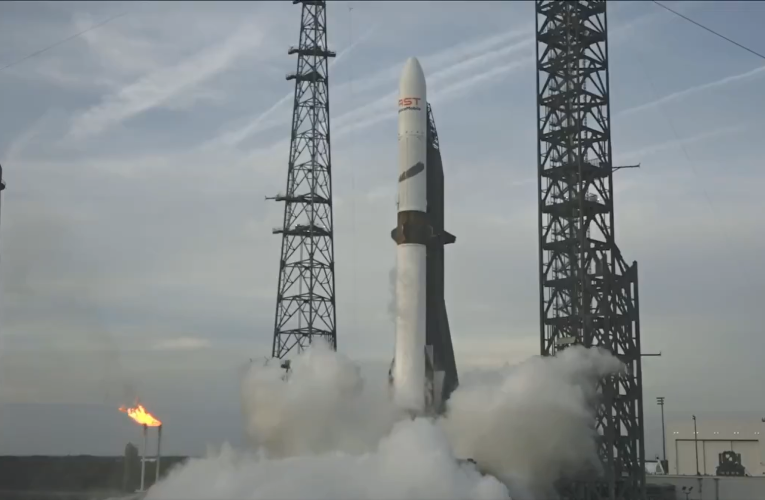 Blue Origin înregistrează prima aterizare a unui motor de rachetă New Glenn refolosit, intensificând rivalitatea cu SpaceX