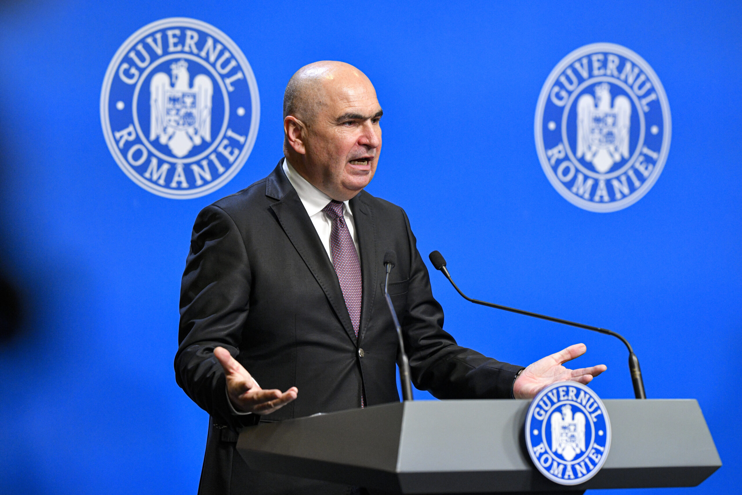 Bolojan: Guvernul negociază cu Pfizer plata eșalonată sau compensarea prin medicamente