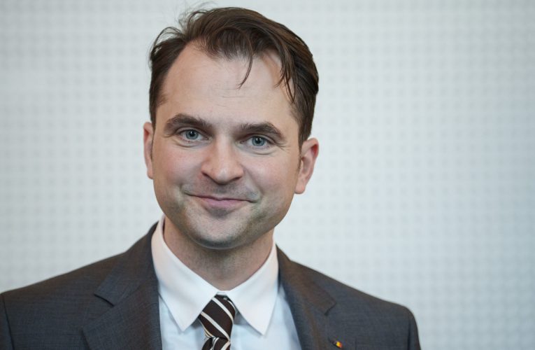 Burduja: PSD și AUR și-au dat mâna să dea jos Guvernul. Nu îi unește ideologia, ci frica