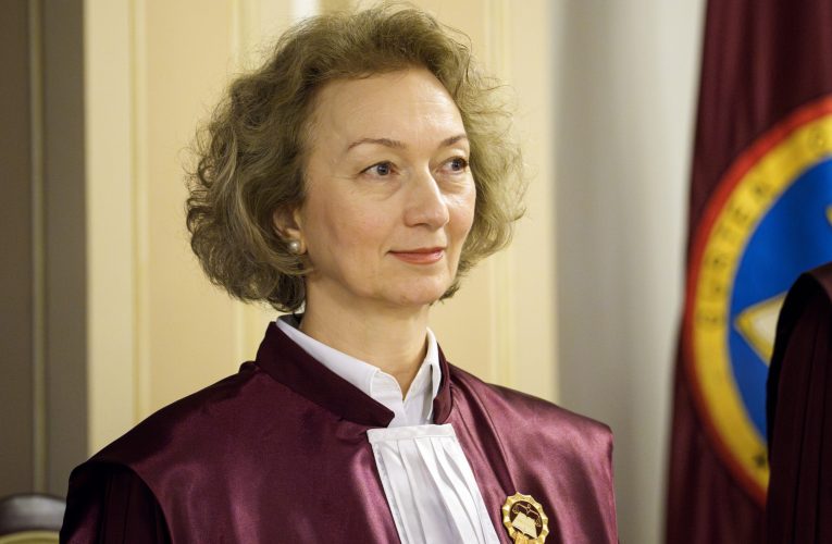 CCR sub presiune? Simina Tănăsescu explică momentul în care judecătorii au părăsit sala