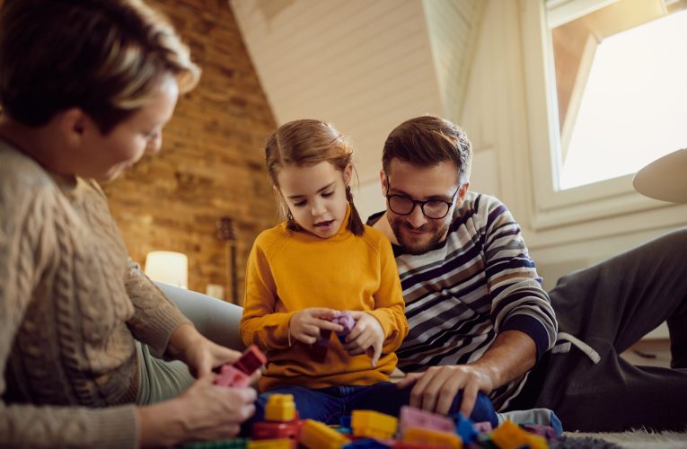 Ce comunică, fără să știe, părintele epuizat. Cercetătorii au un răspuns surprinzător