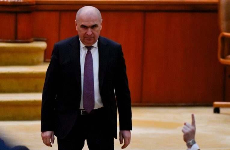 Ce va face Bolojan, dacă moțiunea va trece: Voi ieși cu fruntea sus