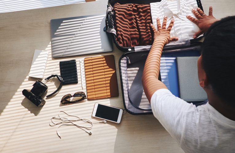 Cele mai ciudate obiecte pierdute în aeroporturi anul trecut: robot, meteorit și genunchi bionic