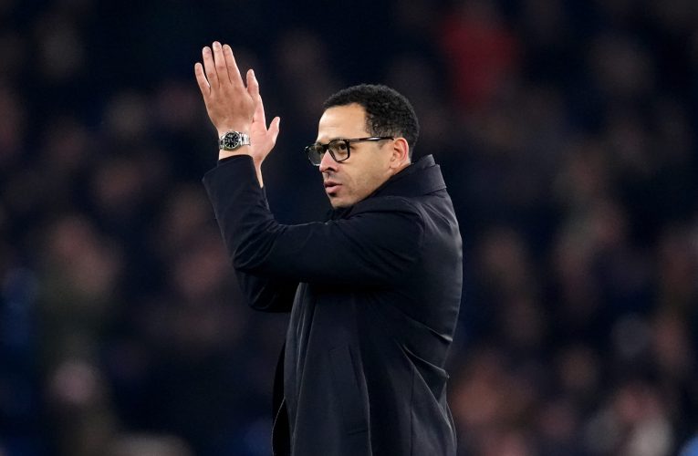 Chelsea l-a dat afară pe Liam Rosenior după mai puțin de patru luni pe bancă