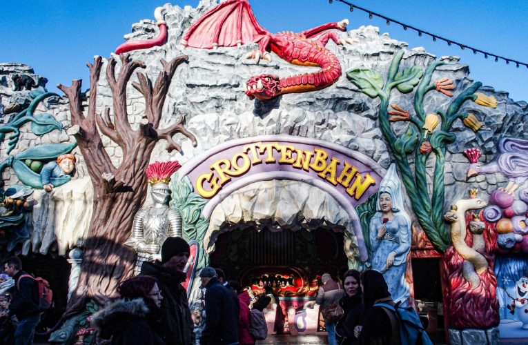 Cinci răniți după deraierea unui rollercoaster în Viena