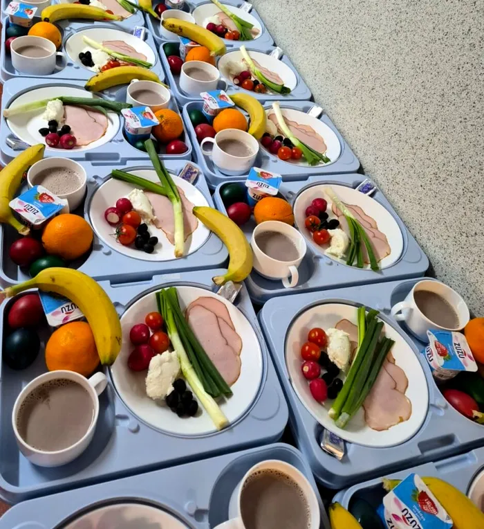 Cum arată un meniu de Paște întocmit de dieteticieni. A fost servit bolnavilor dintr-un spital din Sibiu