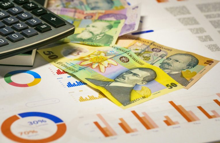 Deputat USR: „Băncile au furat de la oameni cu ROBOR-ul. Iar oamenii au dreptul să-și ceară banii înapoi”