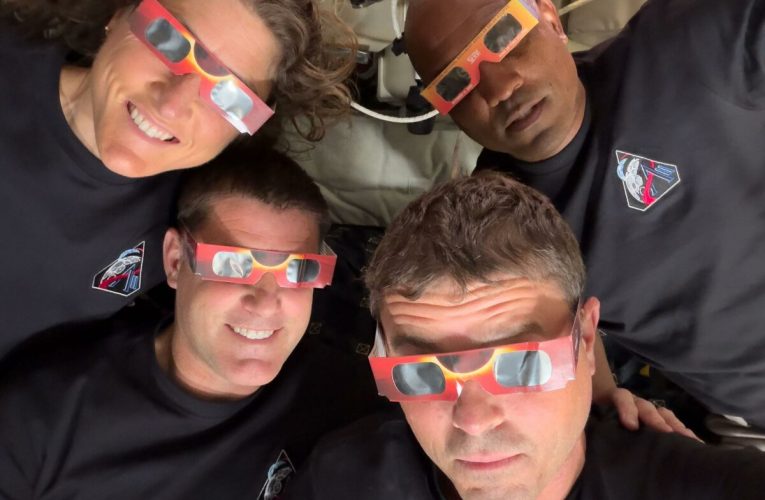 Dezvăluirile echipajului Artemis II făcute direct din spațiu. Astronauții au organizat o conferință de presă