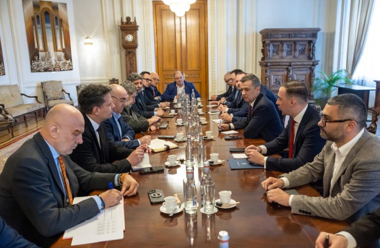 Discuții între confederațiile sindicale și PSD privind salarizarea din sectorul bugetar. Cu ce propuneri a venit BNS