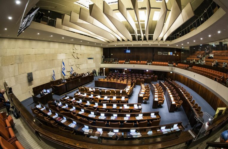 Doi foști premieri israelieni formează o coaliție anti-Netanyahu