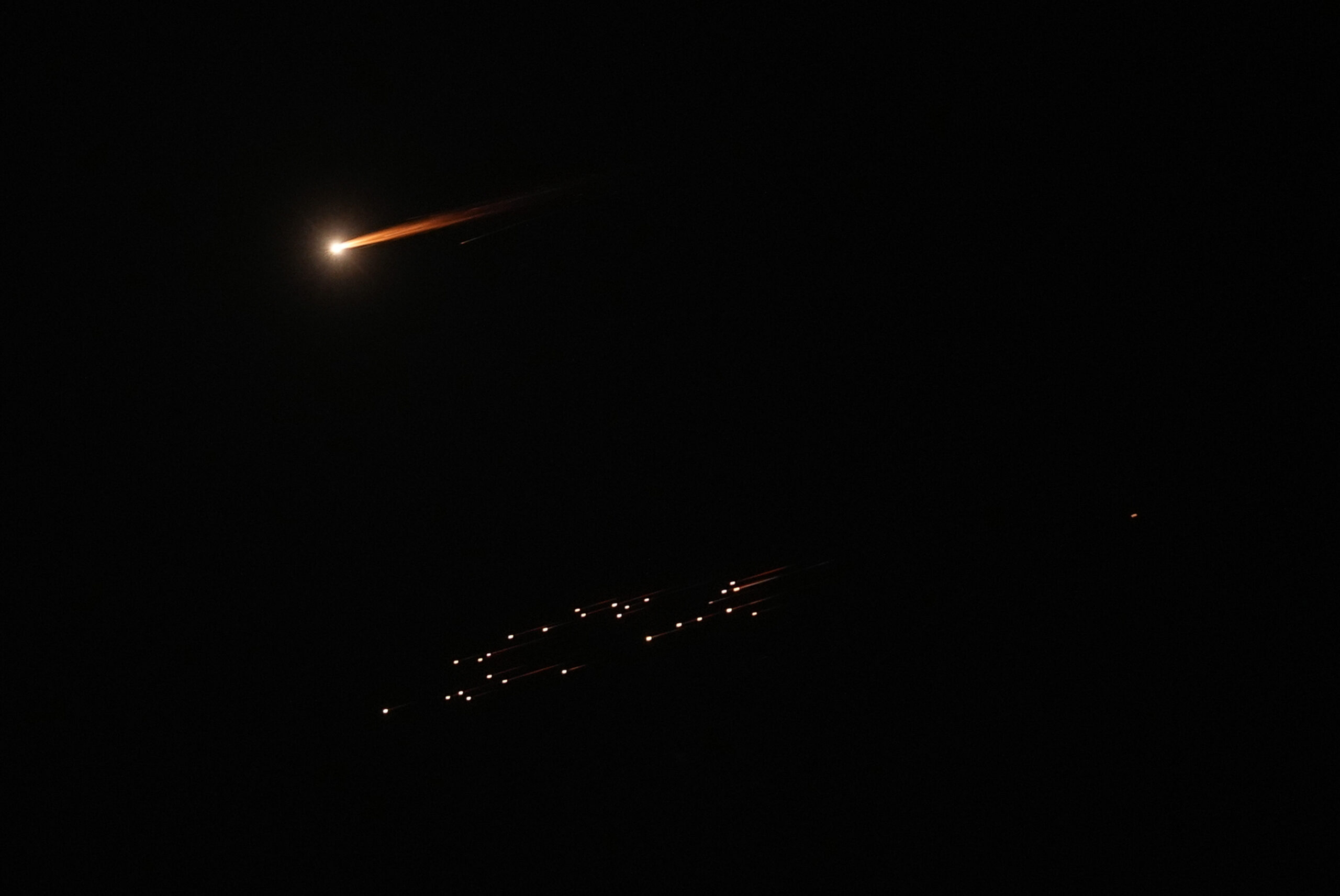 Drone iraniene lovesc în serie Kuweitul: vizate centrale electrice, uzine de desalinizare, complexul petrolier Shuwaikh și clădiri guvernamentale