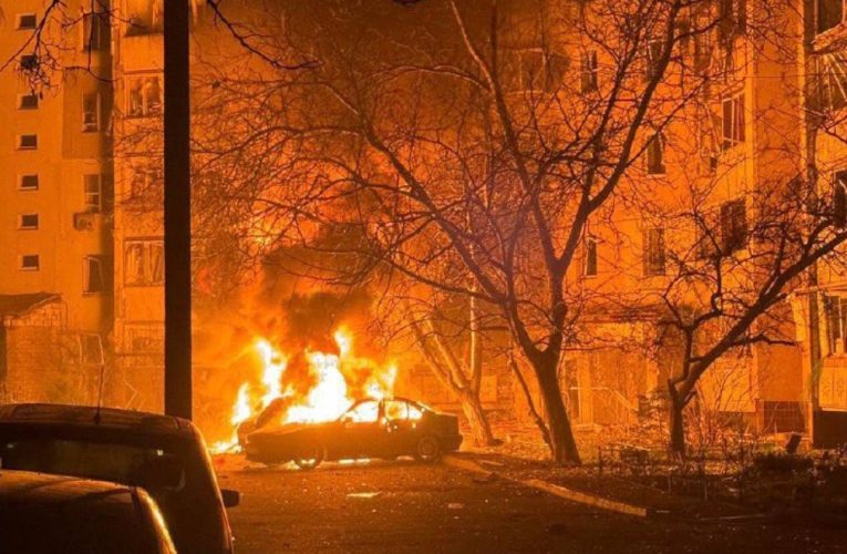 Drone rusești au lovit peste noapte orașul ucrainean Odesa, rănind 18 persoane