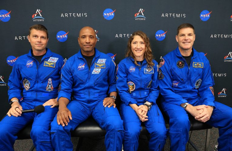 Echipajul Artemis 2 a botezat un crater „Carroll” în onoarea soției decedate a comandantului misiunii