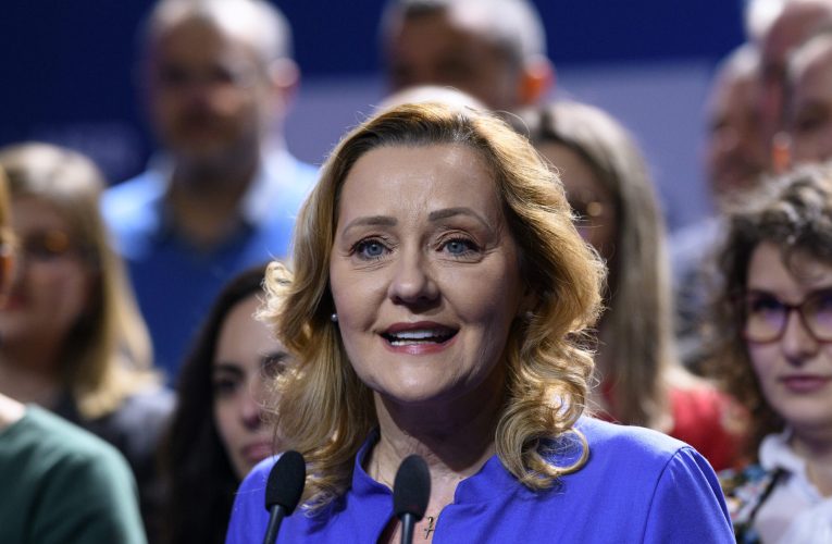 Elena Lasconi caută consilier personal la Primăria Câmpulung. Salariul anunțat a stârnit reacții