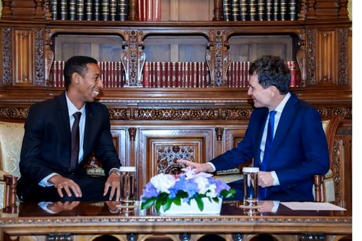 EXCLUSIV. „La masă se așază pentru a construi, nu pentru ură” – Ambasadorul Cubei în România, Alexander Valentín Rodríguez Salazar, explică ce nu înțeleg europenii despre Cuba – Interviu Ping Pong: