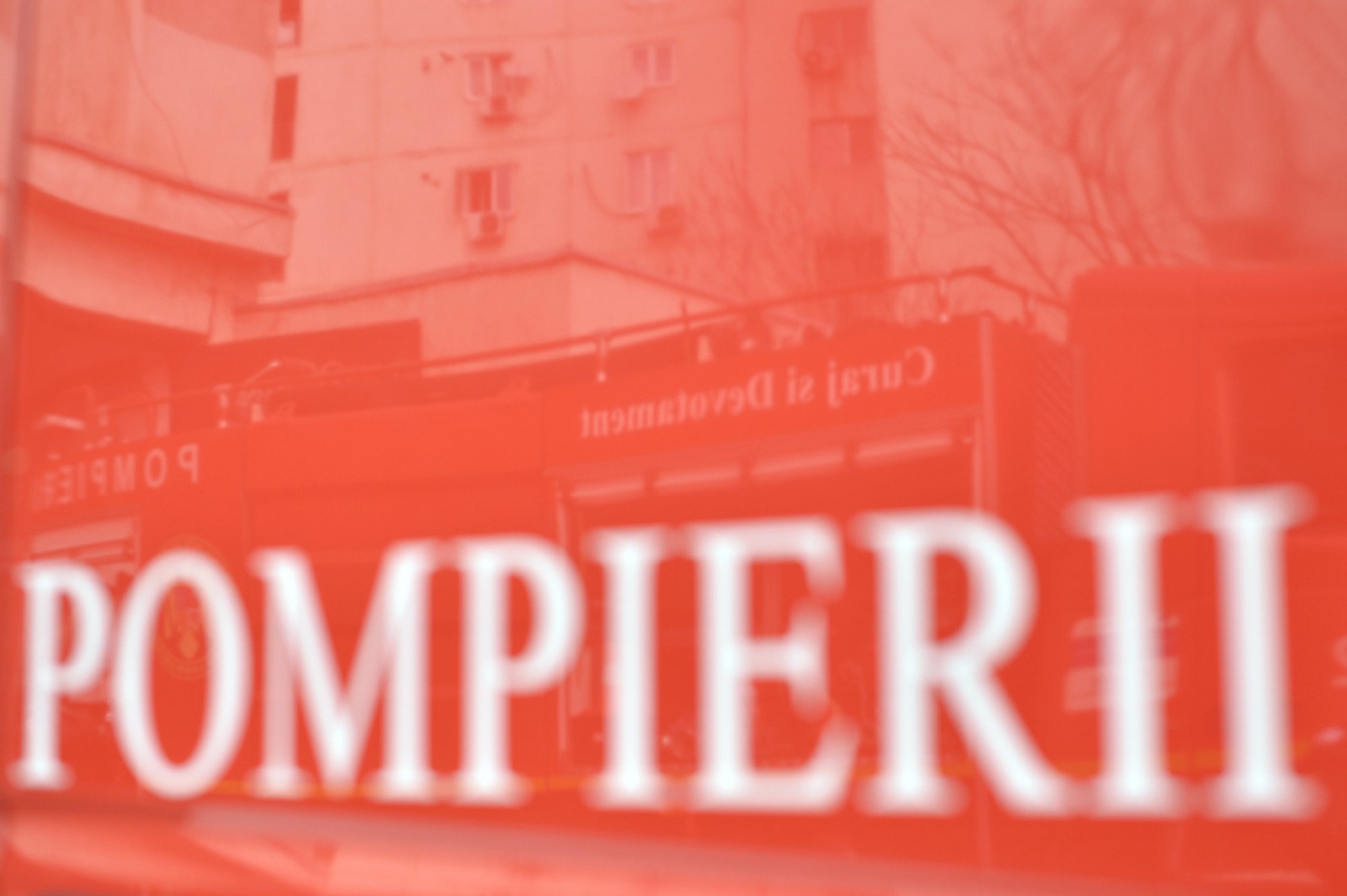 Explozie urmată de incendiu la o seră din Târgu Mureș. Nu s-au înregistrat victime