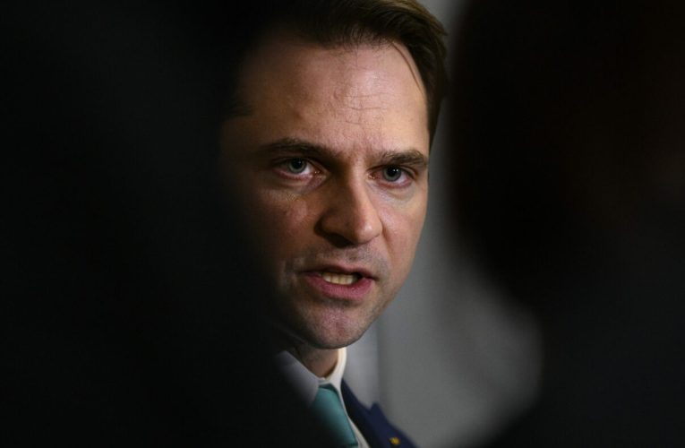 Fostul ministru al Energiei: Criza politică, sabotaj la adresa economiei și energiei. „România este cu cuțitul la os”