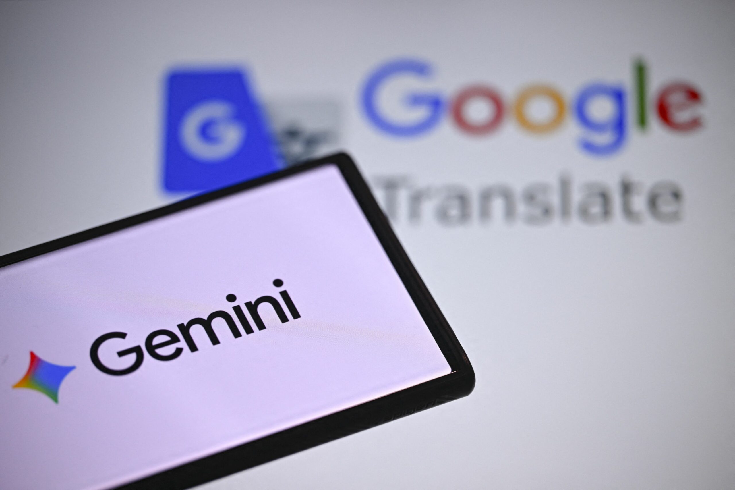 Google autorizează Pentagonul să utilizeze inteligența sa artificială pentru operațiuni clasificate