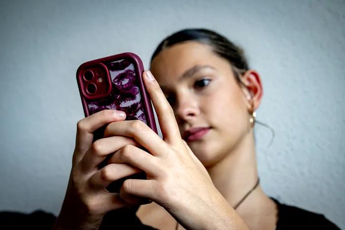 Grecia se pregătește să interzică rețelele de socializare copiilor sub 15 ani. Câți susțin decizia