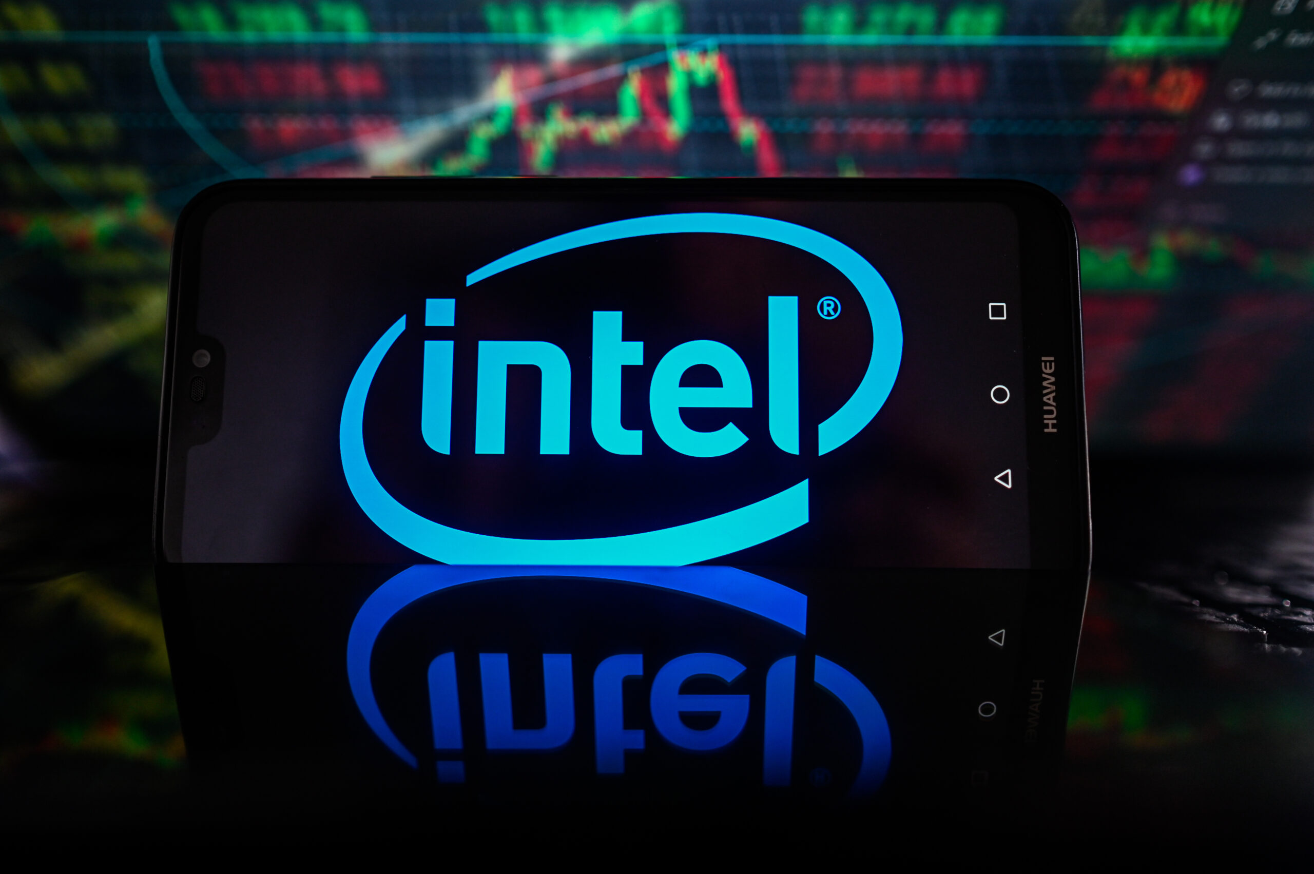 Intel se îndreaptă spre un nivel record, pe fondul cererii de procesoare bazate pe inteligența artificială, care susține previziunile optimiste
