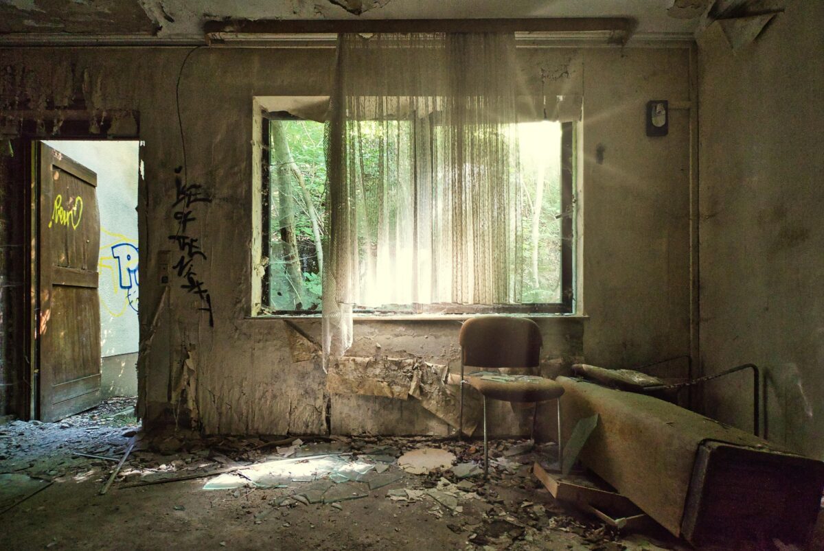 Istoria agitată a unui conac englezesc. A aparținut unui rege, acum este abandonat