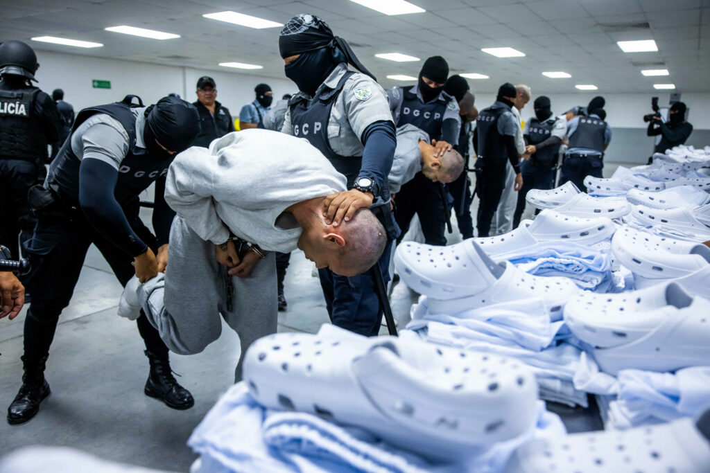 Japonia ridică interdicția asupra exportului de arme letale