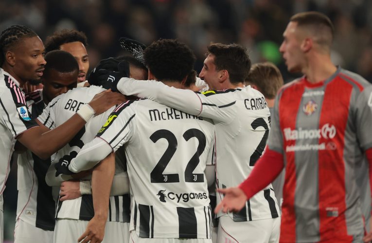 Juventus învinge Genoa și se apropie la un punct de locurile de Champions League