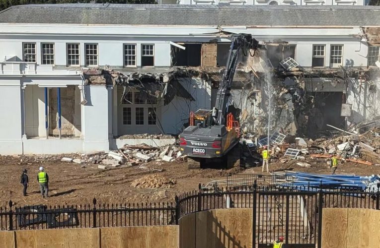 Lucrarea de la sala de bal a lui Trump, blocată de un judecător. Ce se va întâmpla în aripa demolată a Casei Albe