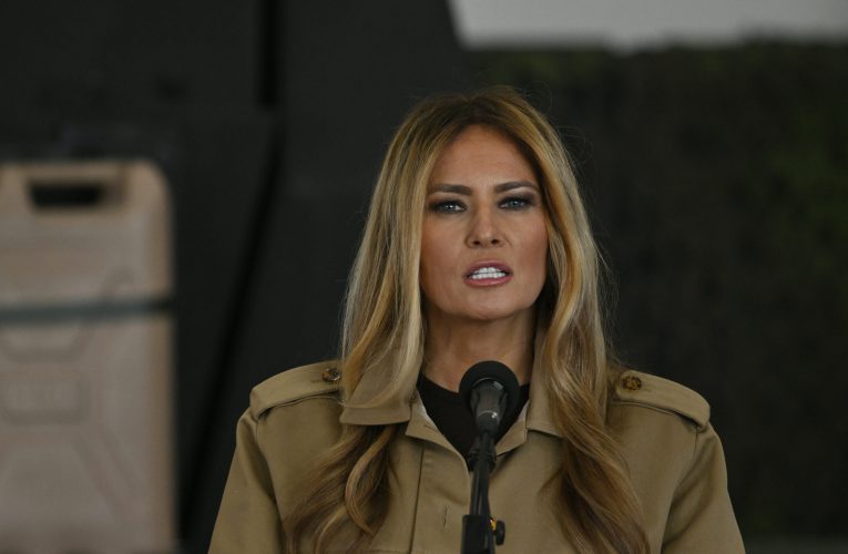Melania Trump a făcut o declarație la Casa Albă în care neagă legăturile cu Epstein