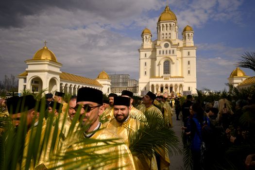 Mii de credincioși au participat la Pelerinajul de Florii din București