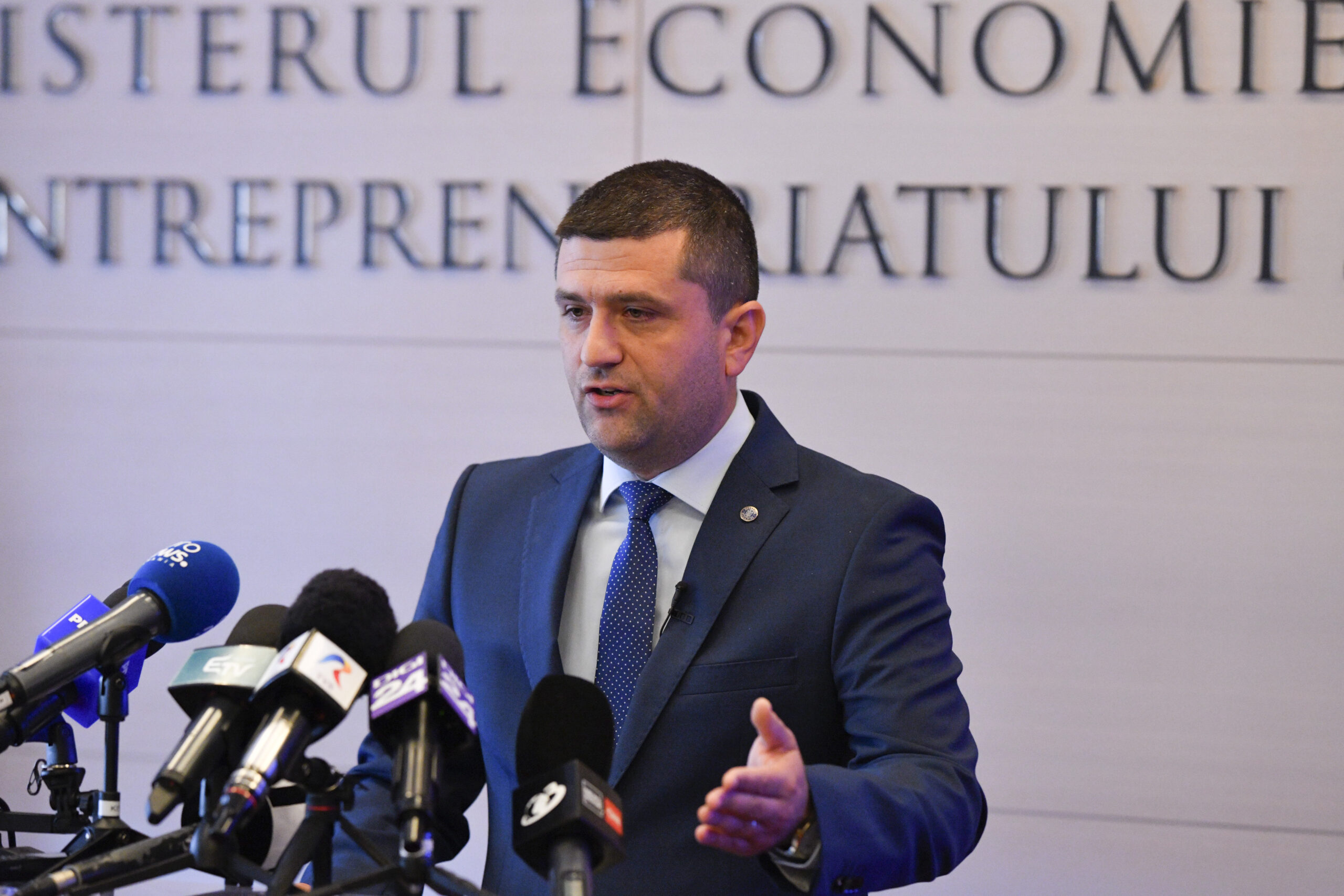 Miruță, comparație între AUR cu care a dat jos un guvern și AUR care vrea să îl dea jos pe Bolojan