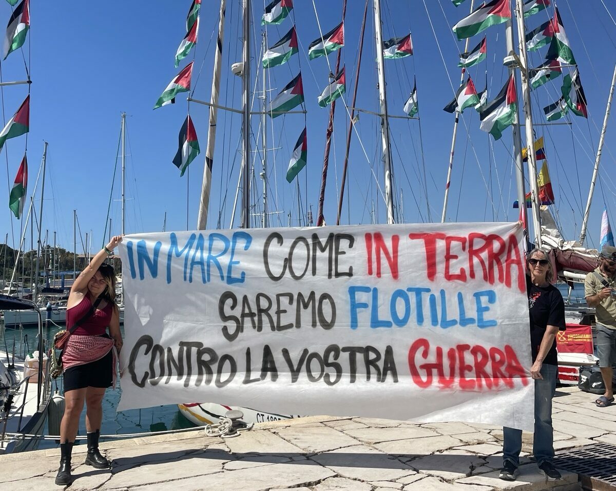 Navele spre Gaza, înconjurate de marina israeliană. „S-a pierdut contactul cu mai multe ambarcațiuni”