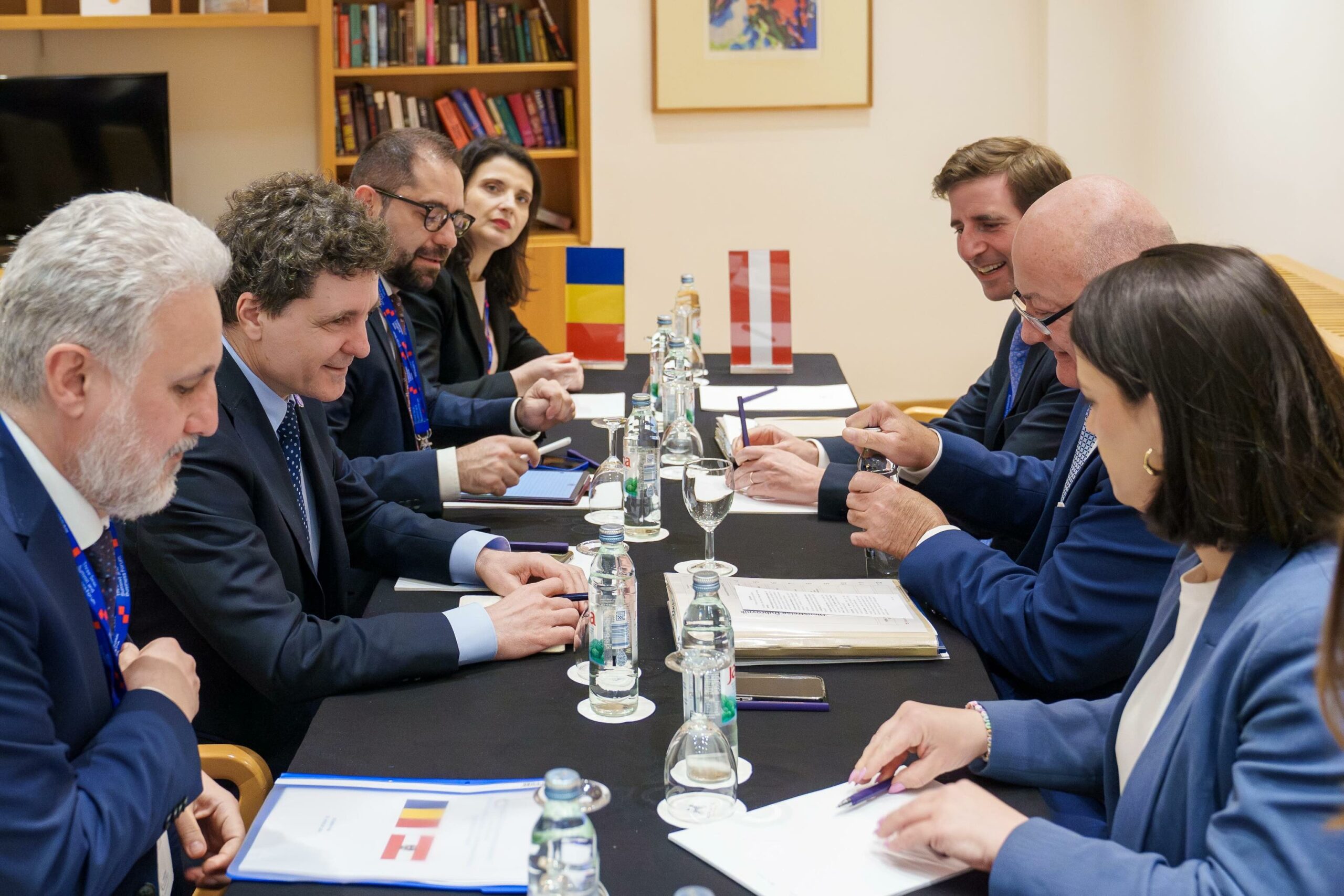 Nicușor Dan s-a întâlnit cu cancelarul Austriei la Summitul Inițiativei celor Trei Mări