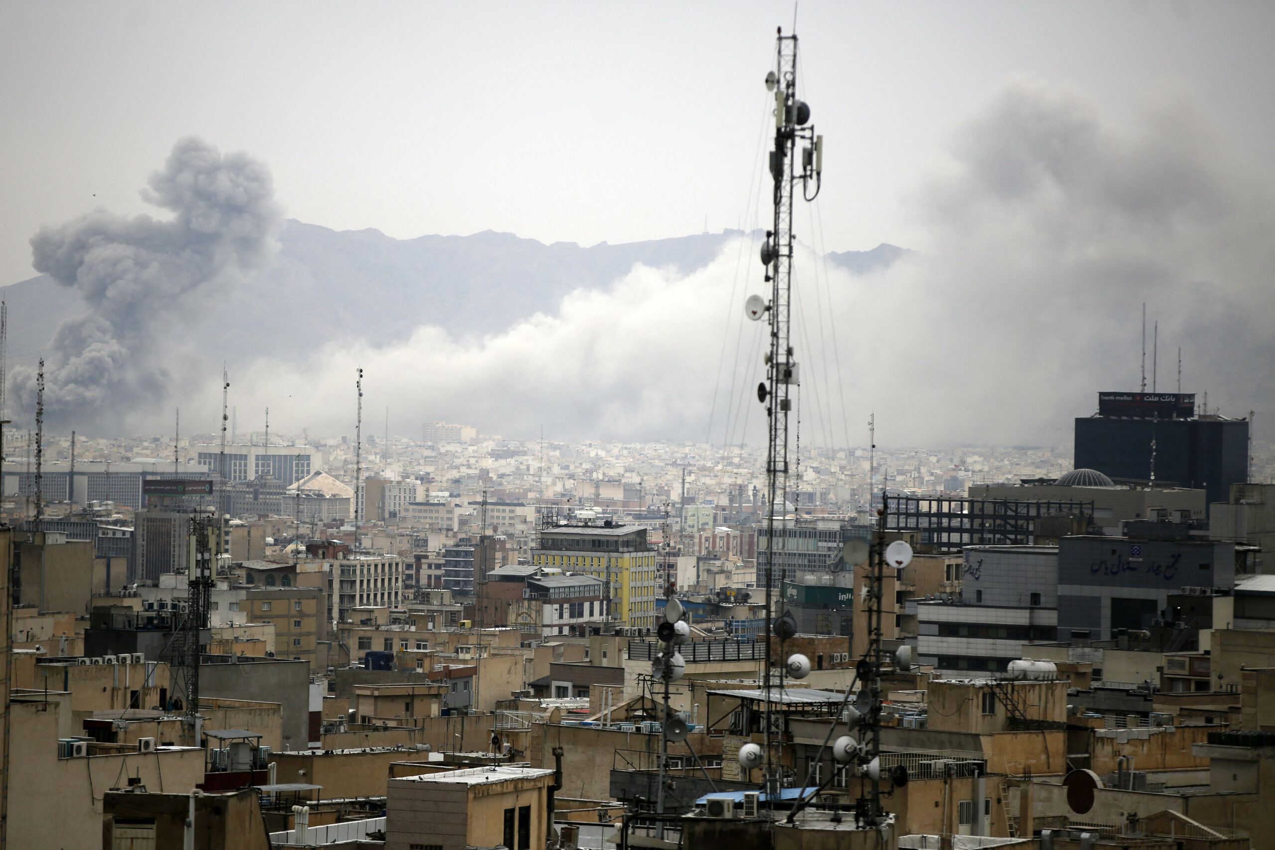 O delegație pakistaneză a sosit la Teheran pentru a destinde tensiunile și a organiza noi discuții între SUA și Iran