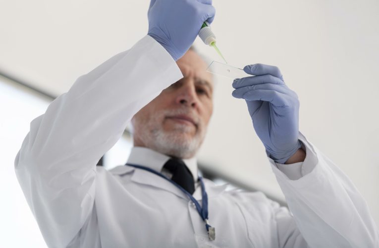 O proteină pulverizată în nas ar putea înlocui zeci de vaccinuri. Testele, promițătoare