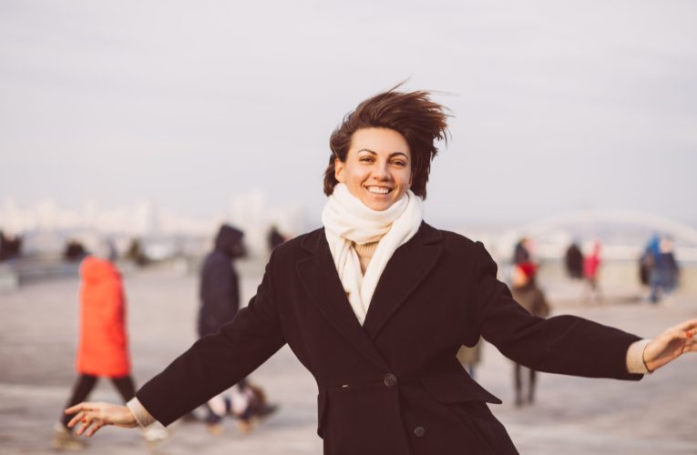 Oamenii cei mai carismatici nu sunt cei mai amuzanți. Psihologia explică de ce