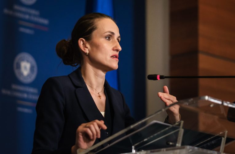 Oana Țoiu a discutat cu viitoarea ministră de Externe a Ungariei: „I-am transmis admirația mea pentru mobilizarea exemplară a poporului ungar”