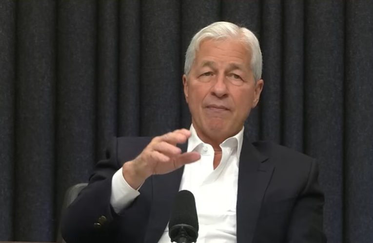 Omul care conduce cea mai mare bancă din lume: deciziile importante luate vinerea sunt o idee proastă