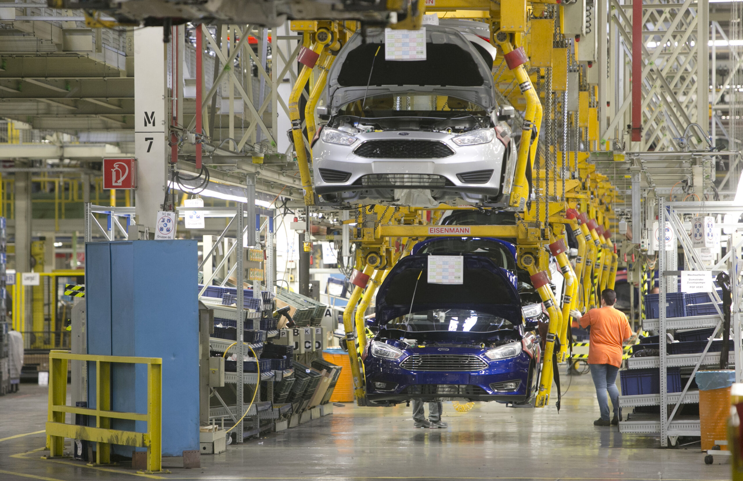 Pentagonul a purtat discuții cu Ford și GM privind sprijinirea producției de armament