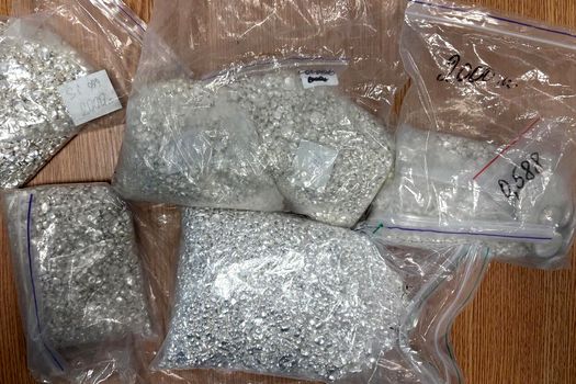 Peste 15 kg de argint, descoperite la PTF Halmeu. Un cetățean ucrainean, cercetat pentru contrabandă