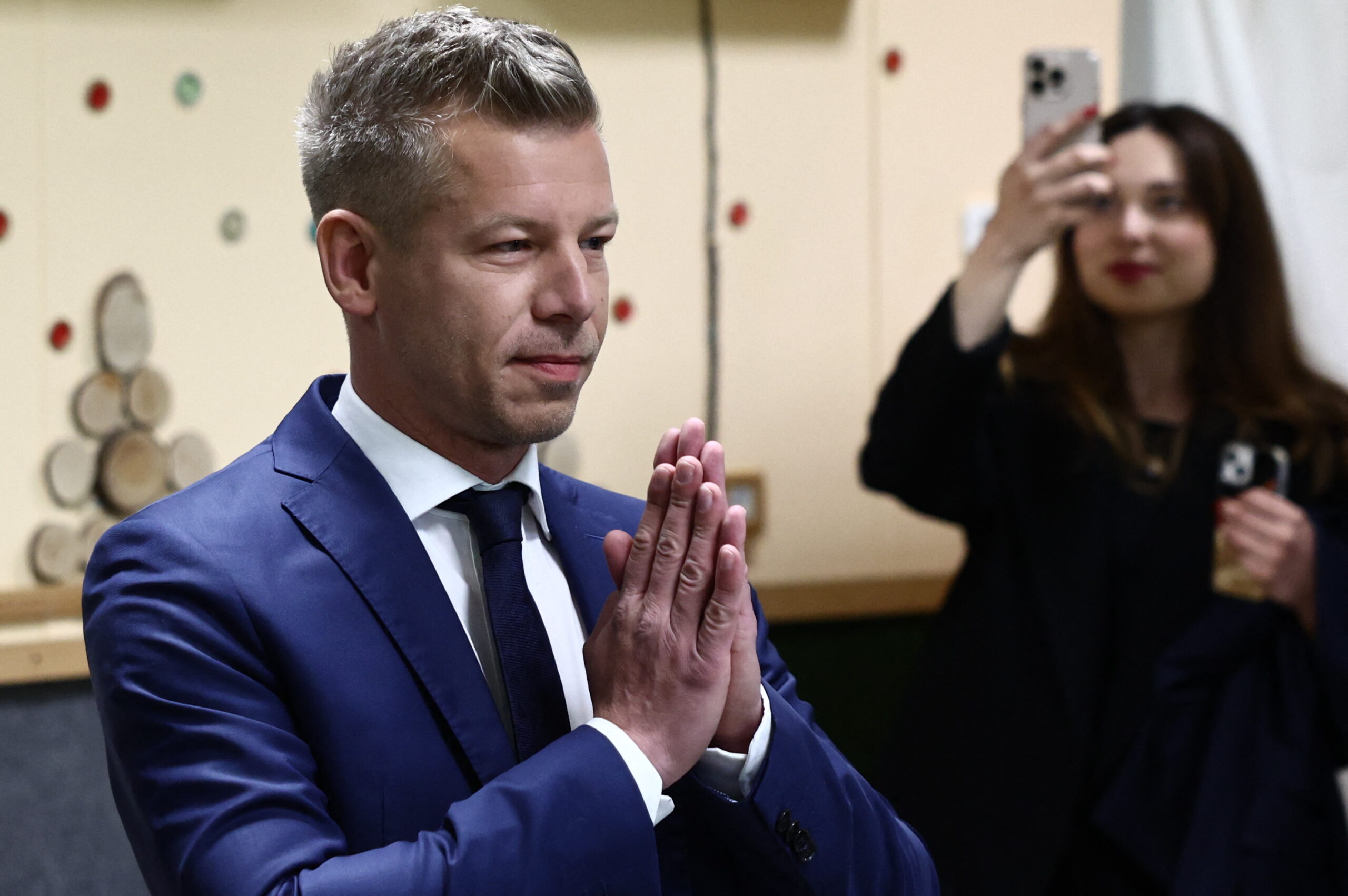 Péter Magyar cere demisia „marionetelor lui Orbán”
